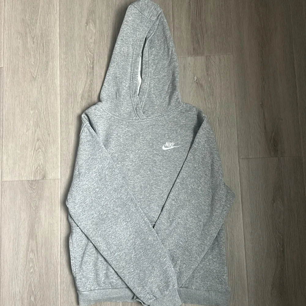 NIKE  Gray Kids Hoodie Youth XL